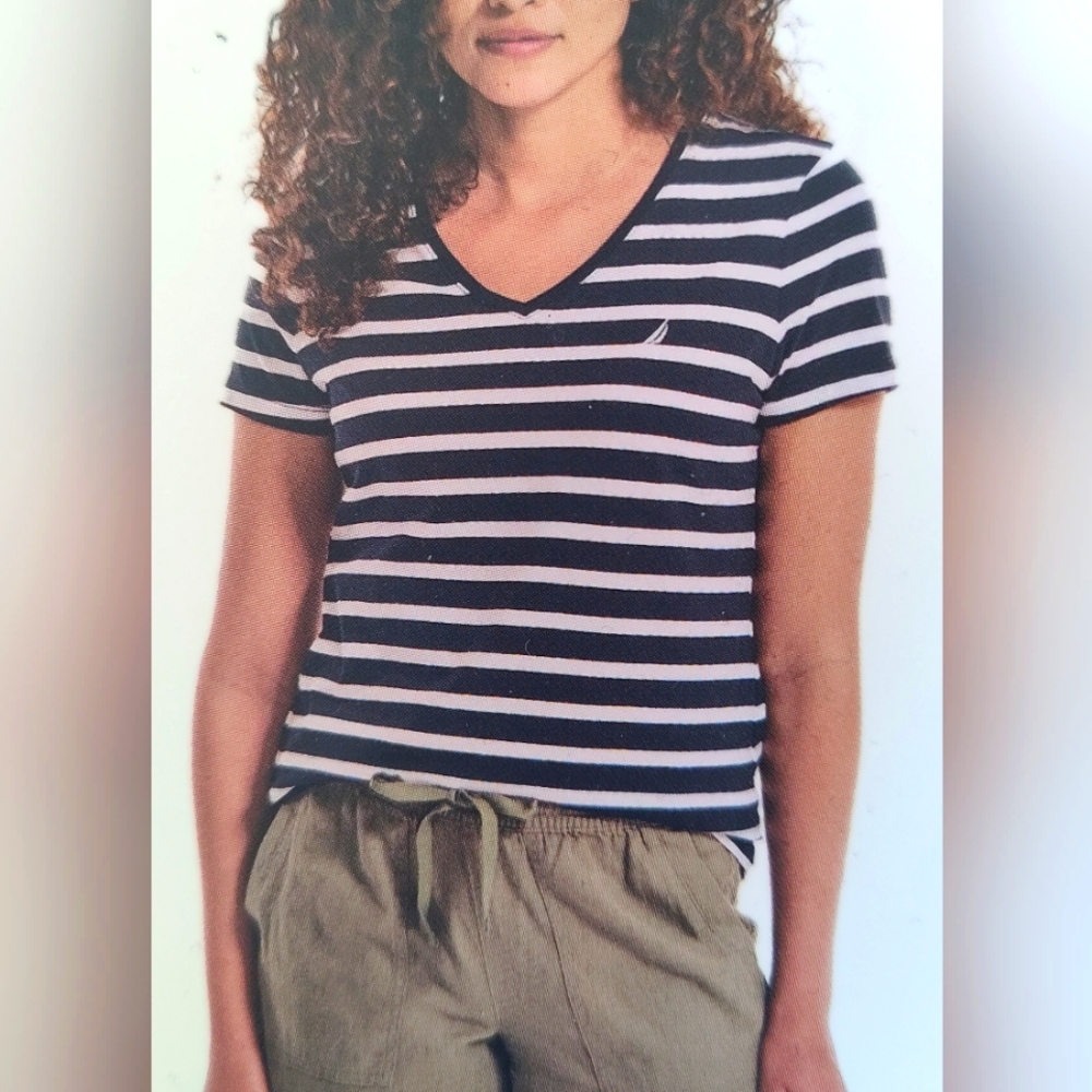 NWT Nautica Women's Cotton V Neck Navy Striped Short Sleeve Logo Tee Size XXL